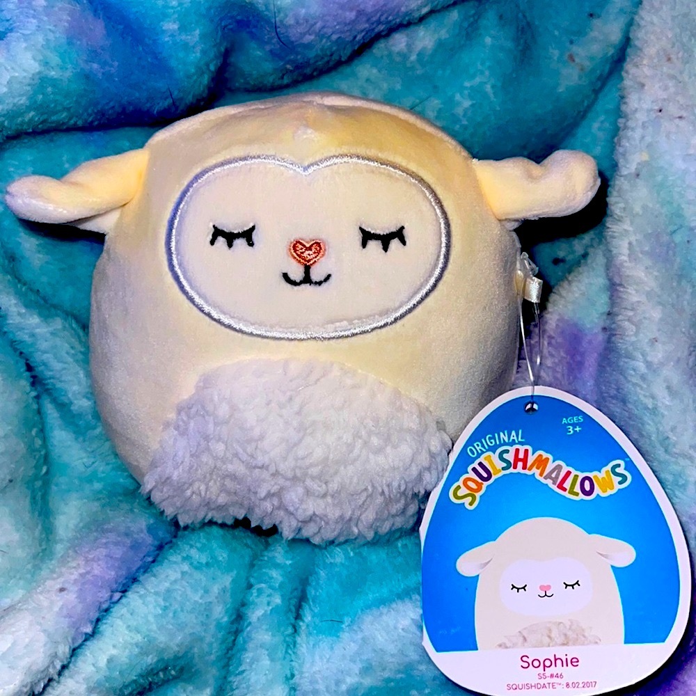 SQUISHMALLOW 5” Sophie 🐑 the lamb NWT HTF